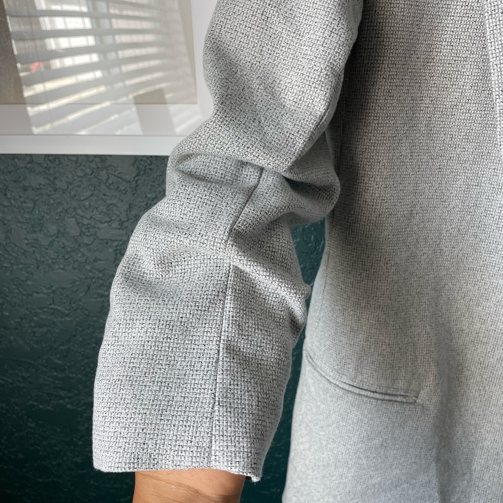 H&M Gray Professional Blazer with Notched Lapels - Picture 4 of 4